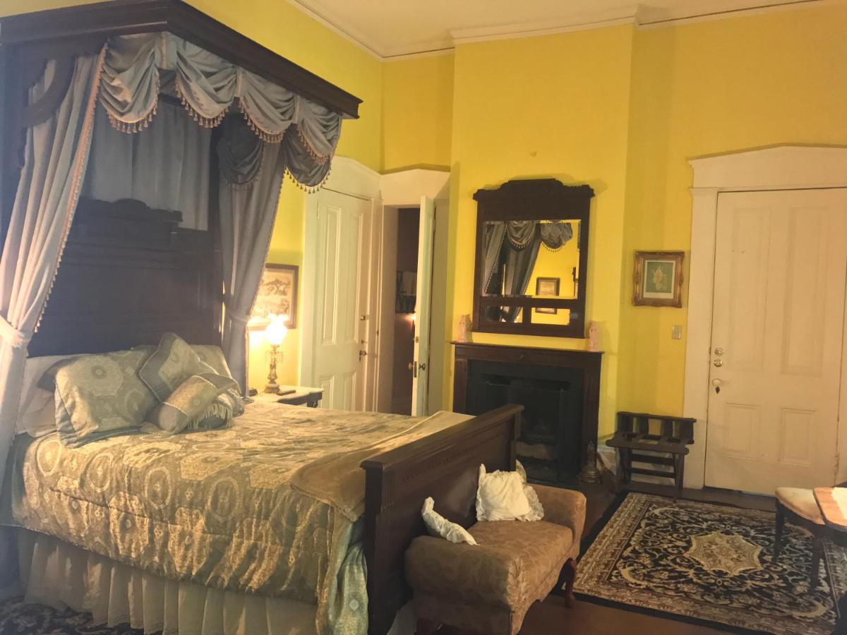 Corners Mansion Inn - A Bed And Breakfast Виксбург Экстерьер фото